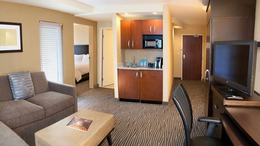 Courtyard By Marriott Seattle Bellevue/Downtown Hotel Exterior photo
