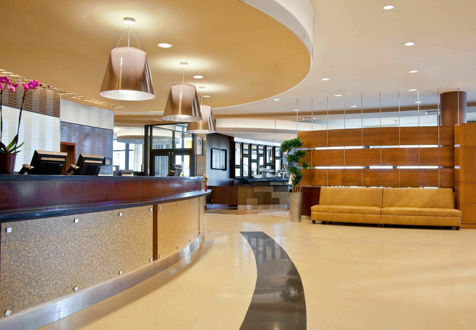 Courtyard By Marriott Seattle Bellevue/Downtown Hotel Exterior photo